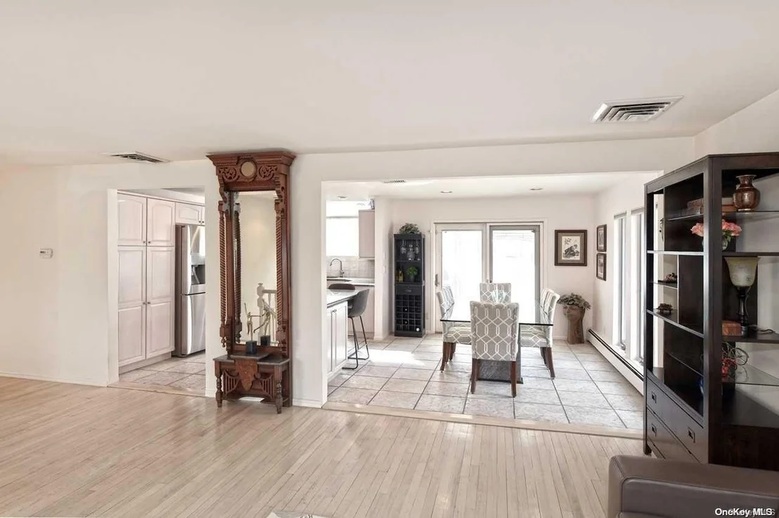 Photo of 2864 Shore Drive