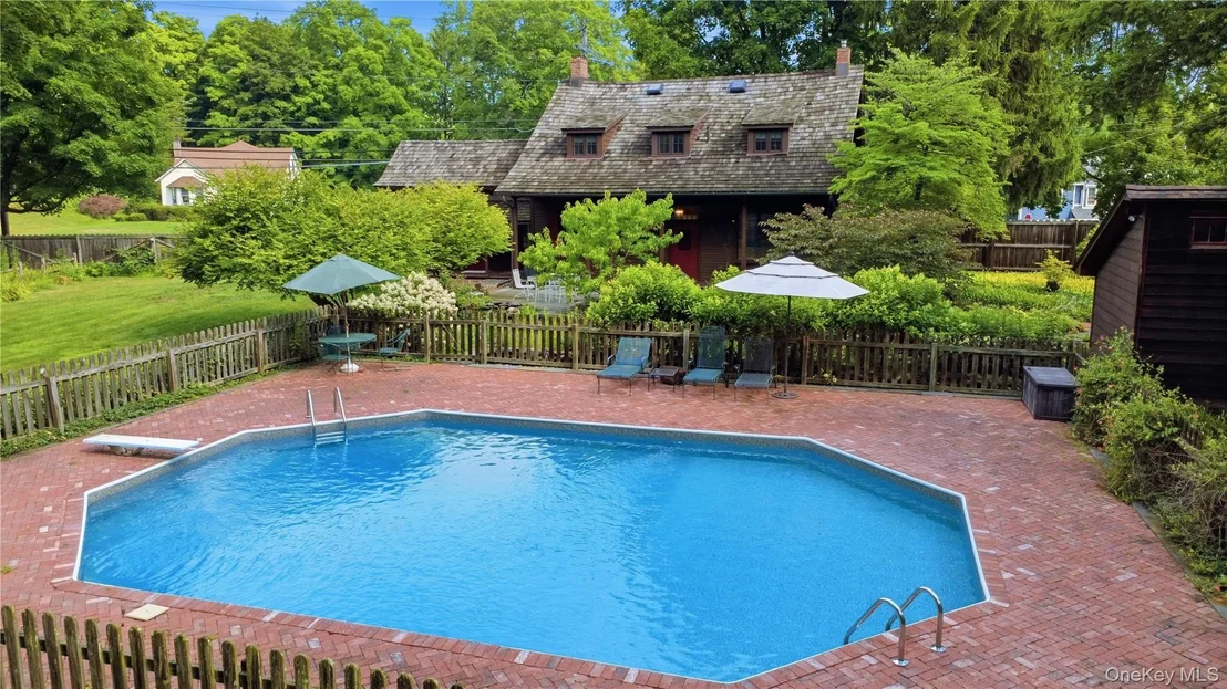 Photo of 809 Traver Road