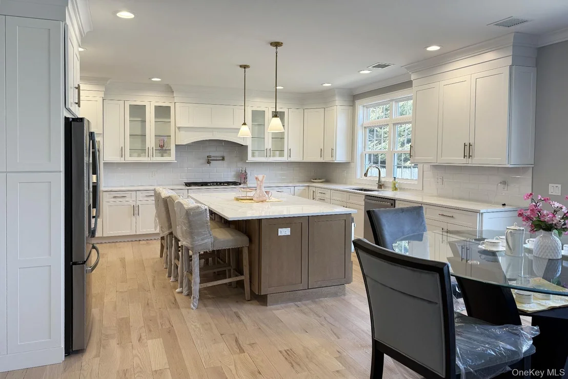 Photo of 255 Maple Avenue