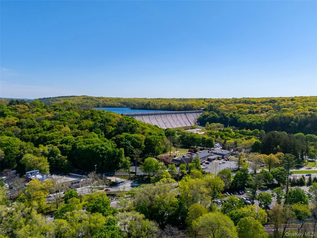 Photo of 25 Hillside Avenue