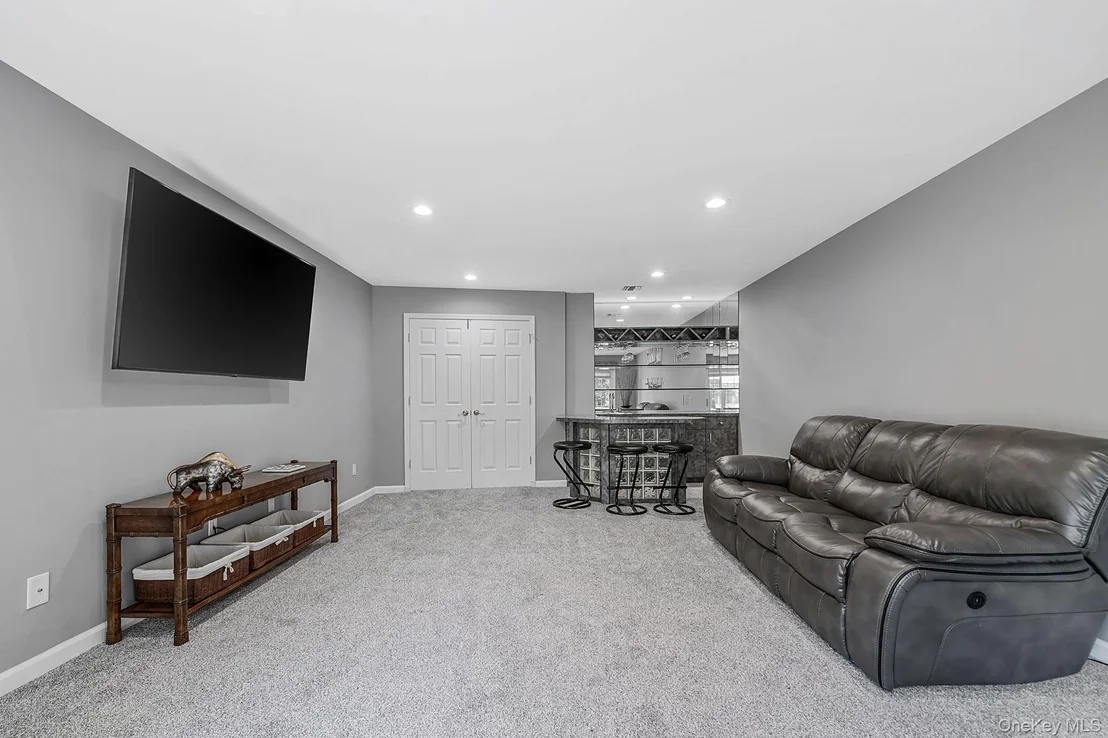 Photo of 86 Hamlet Drive