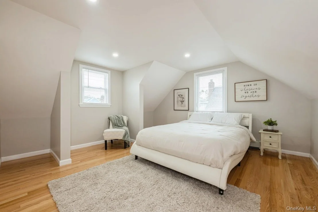 Photo of 1086 Lehman Road