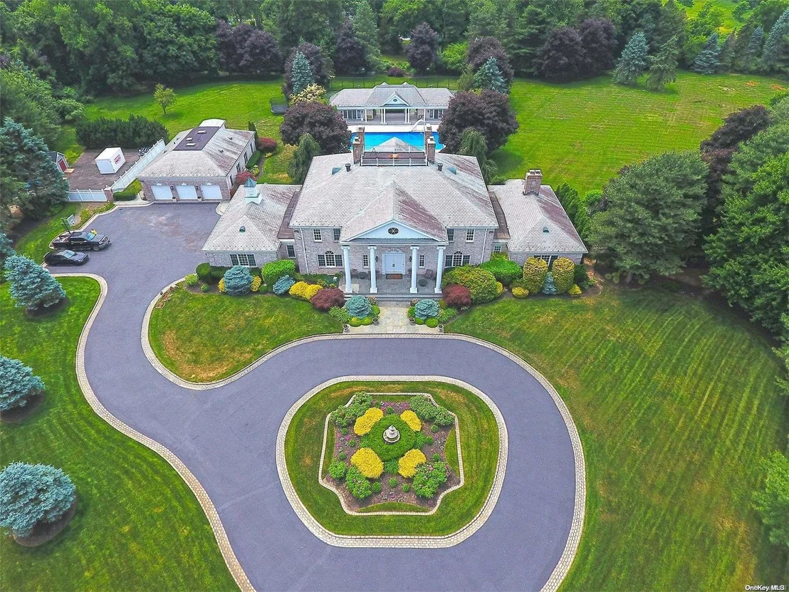 Photo of 9 Colonial Drive