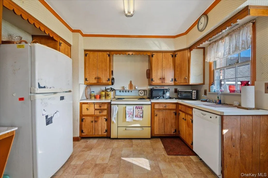 Photo of 12 Maple Avenue