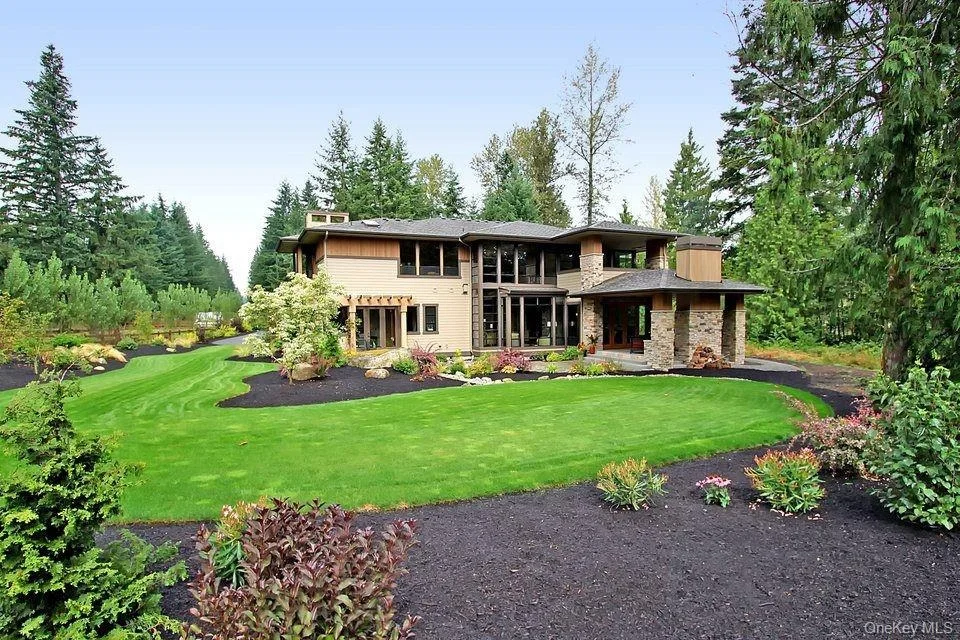 Photo of 74 Root Avenue