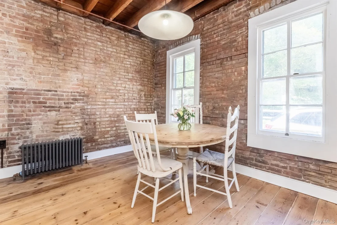 Photo of 72 Hunter Street