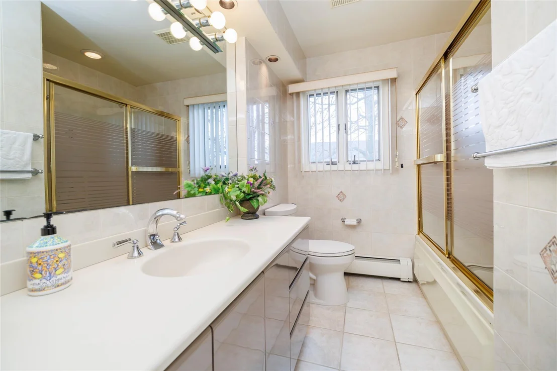 Photo of 1001 Green Place