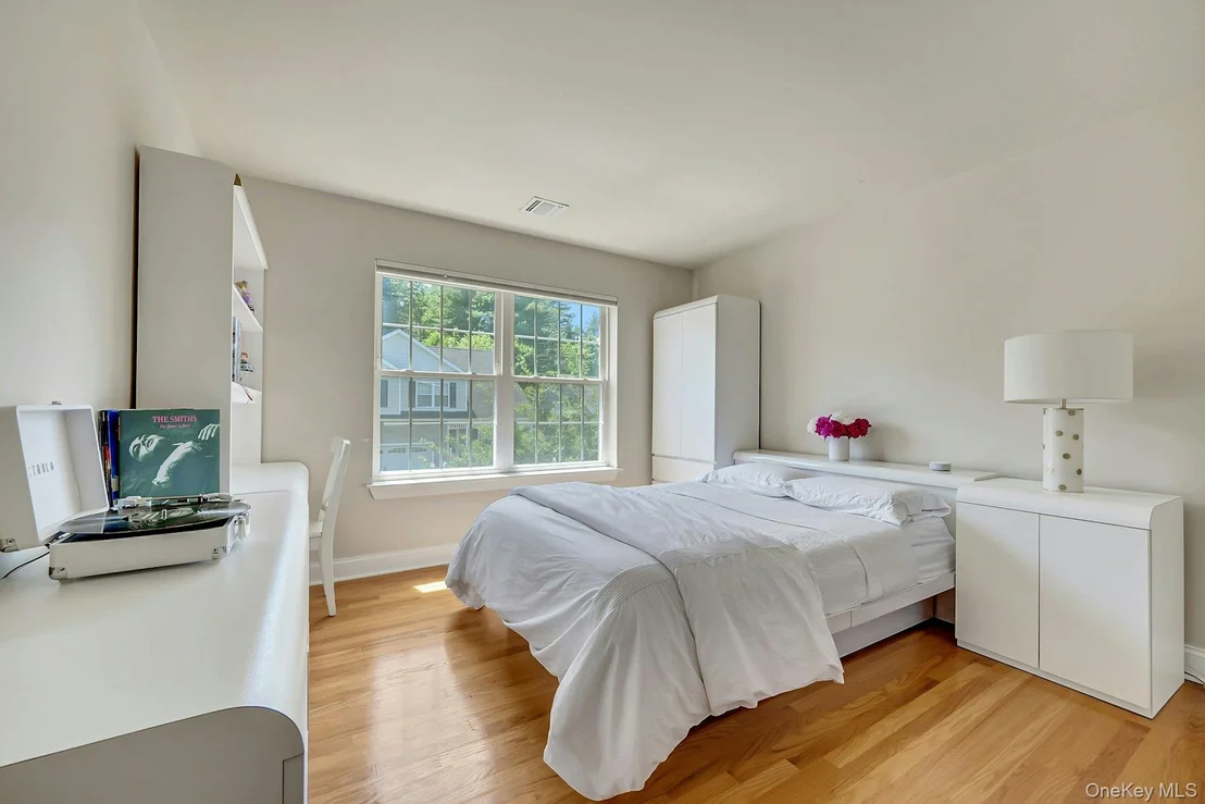 Photo of 1 Thornton Hill