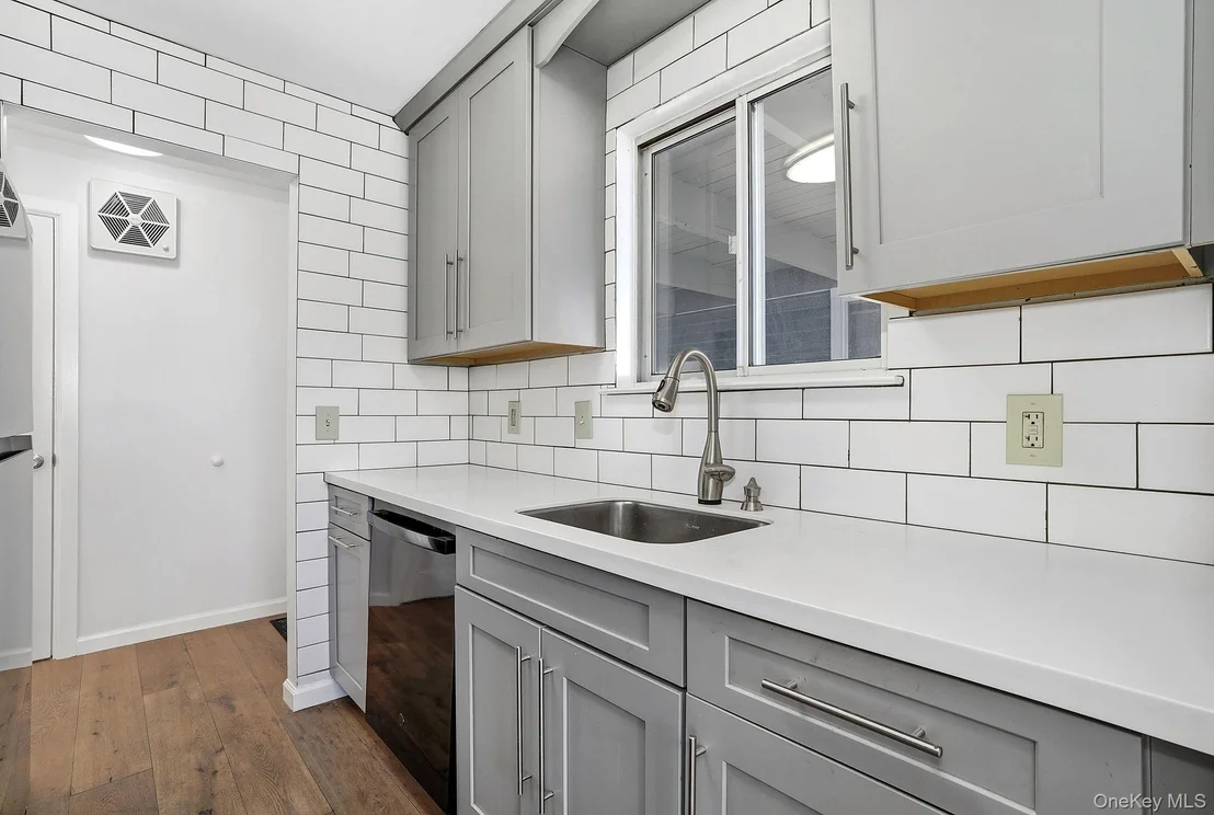 Photo of Unit E at 500 Commons Way