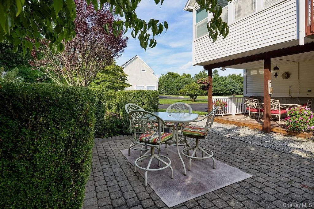 Photo of 274 Robinson Lane