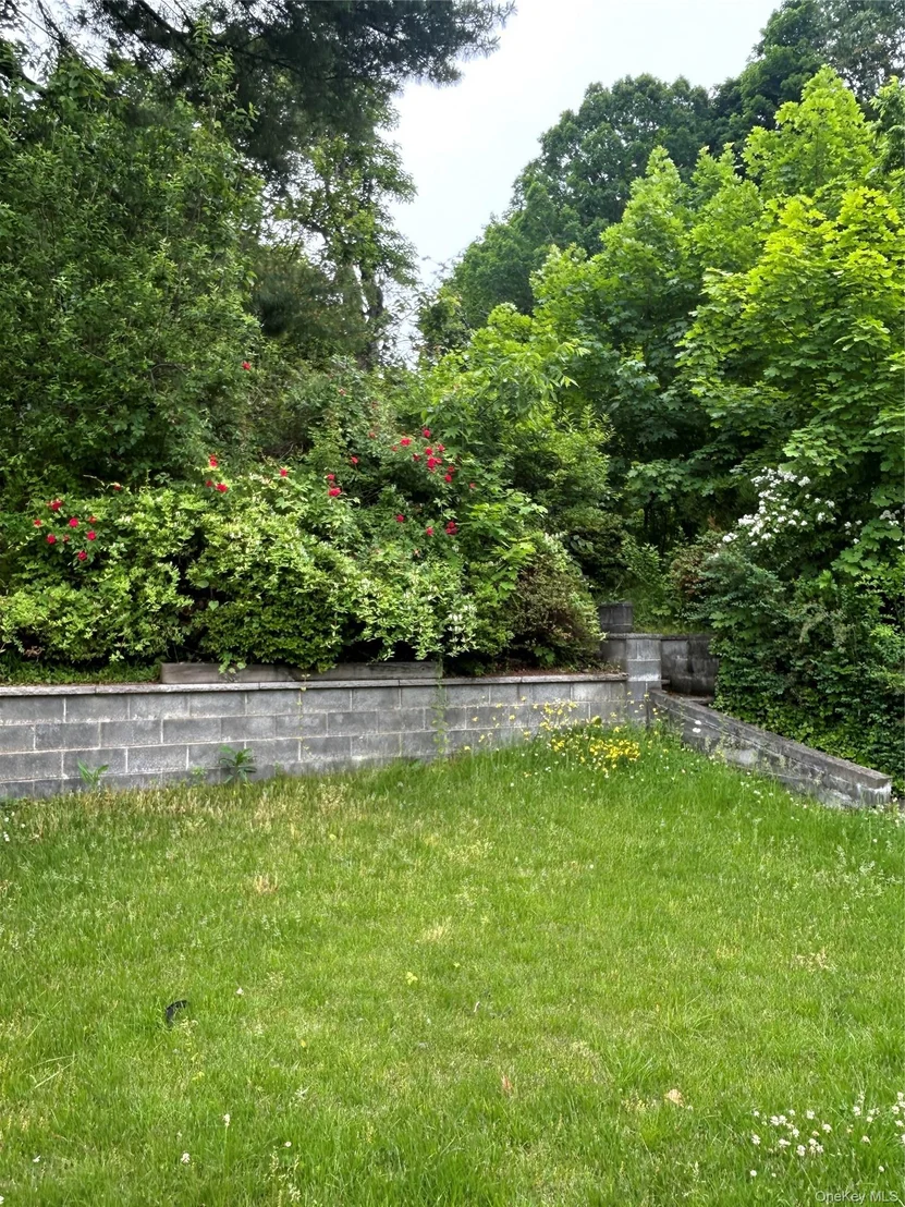 Photo of 207 Morsemere Avenue