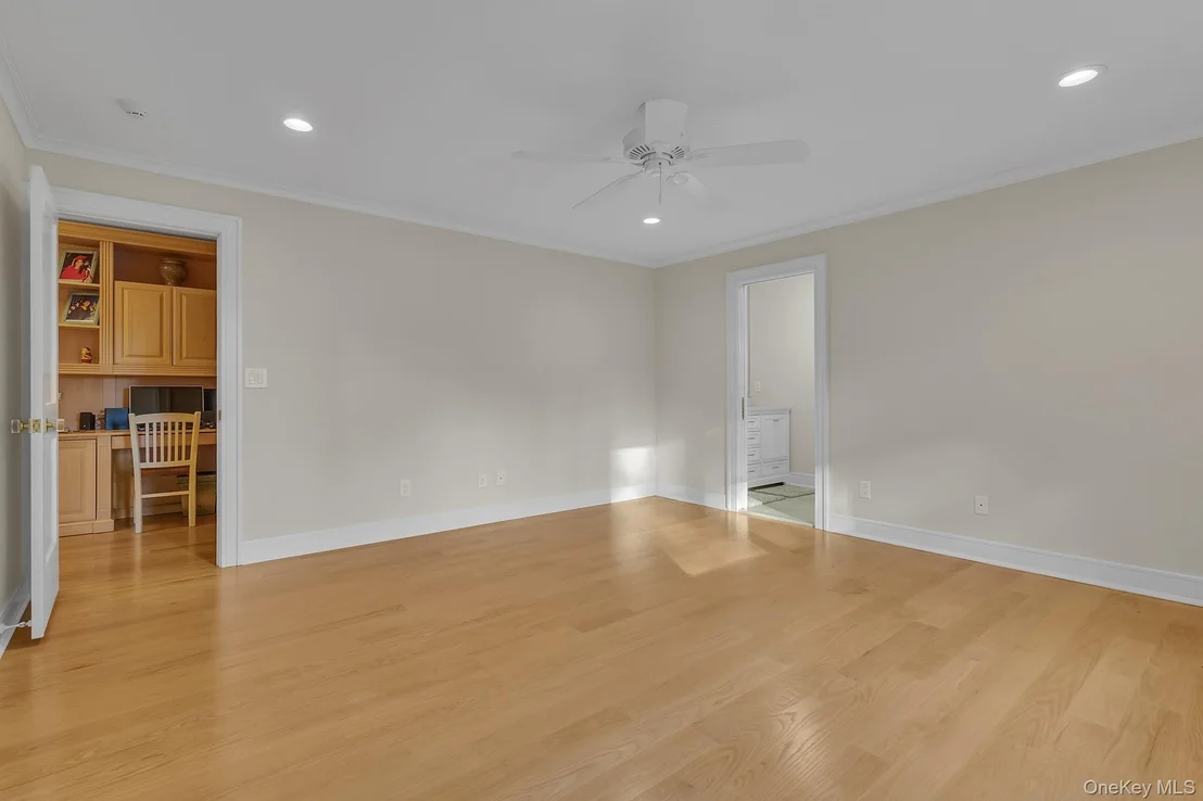 Photo of 23 Overbrook Lane