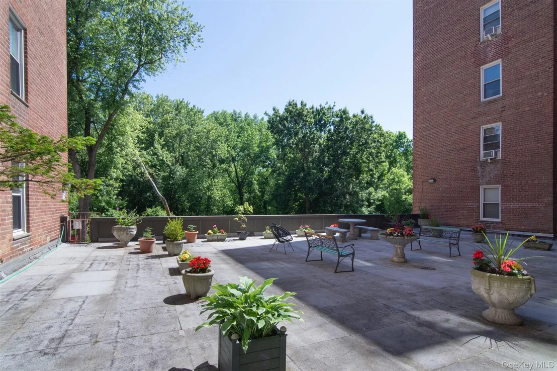 Photo of Unit 2C at 1111 Midland Avenue