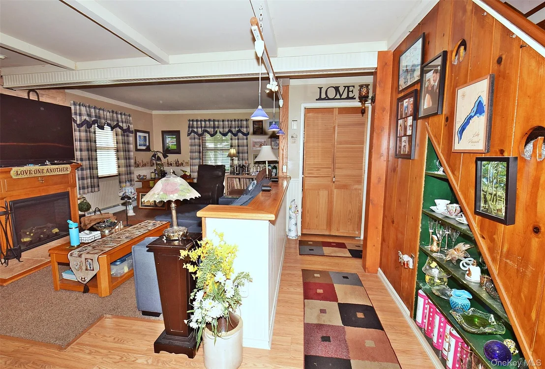 Photo of 48 Barnyard Lane