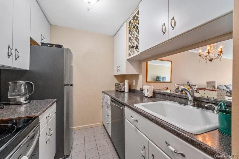 Photo of Unit 2H at 500 Pondside Drive