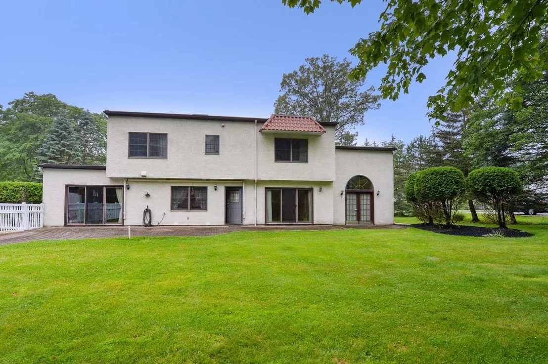 Photo of 5 Rubinstein Court