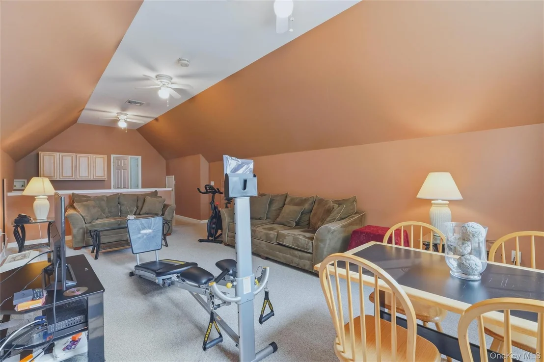 Photo of 302 Lakeside Road