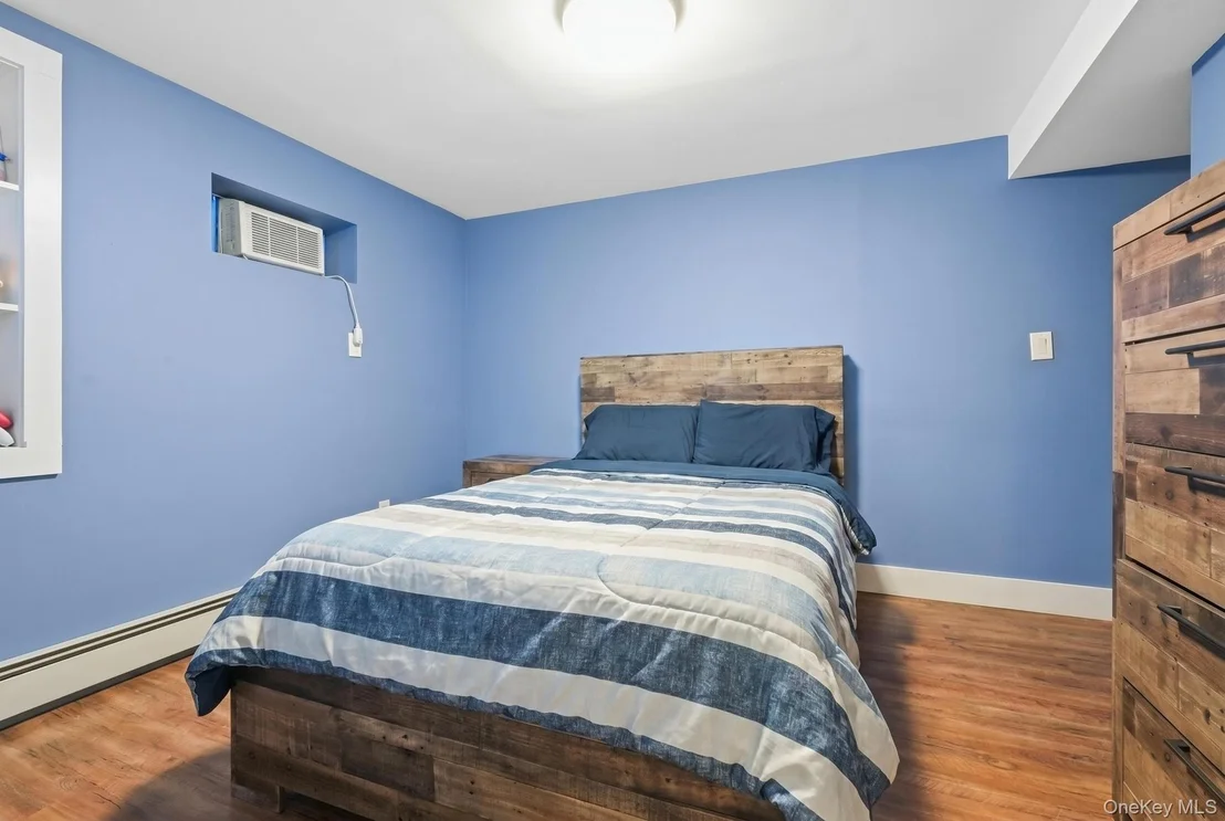 Photo of 841 Willow Road