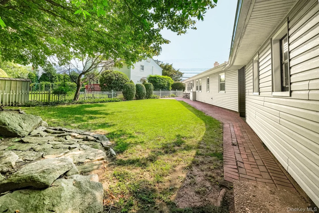 Photo of 121 Windermere Drive