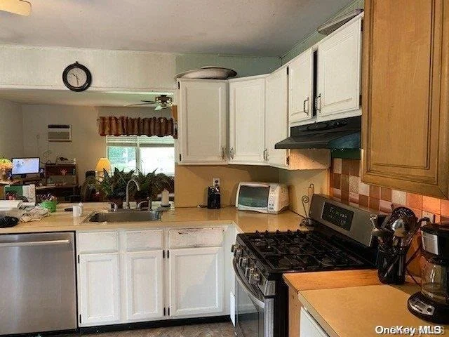 Photo of 8 Maple Avenue