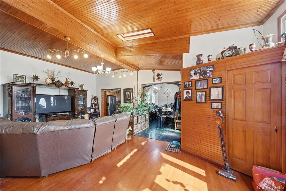 Photo of 672 Drew Street