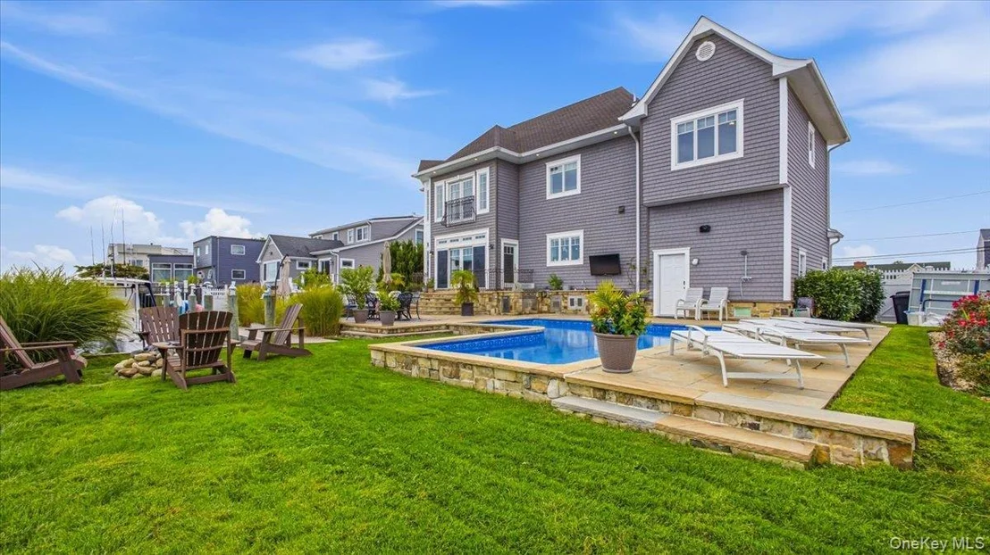 Photo of 141 Sequams Lane W