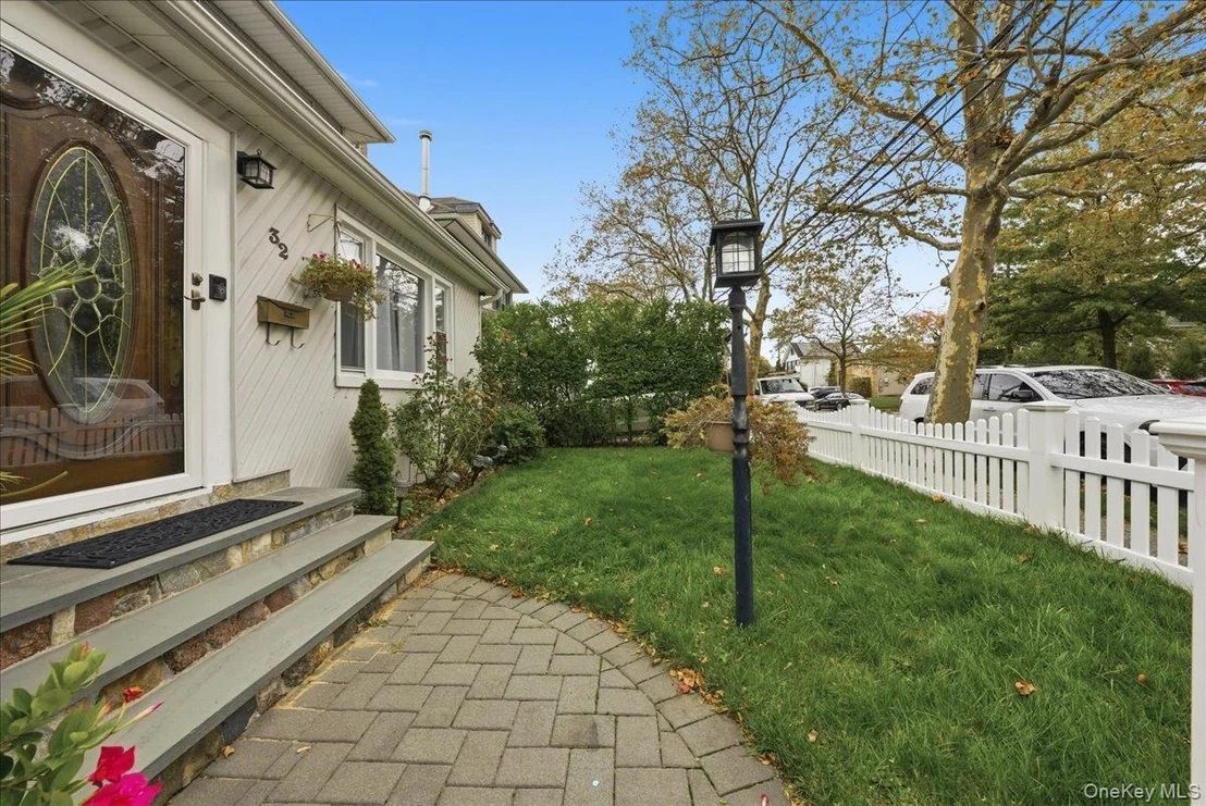Photo of 32 Franklin Avenue
