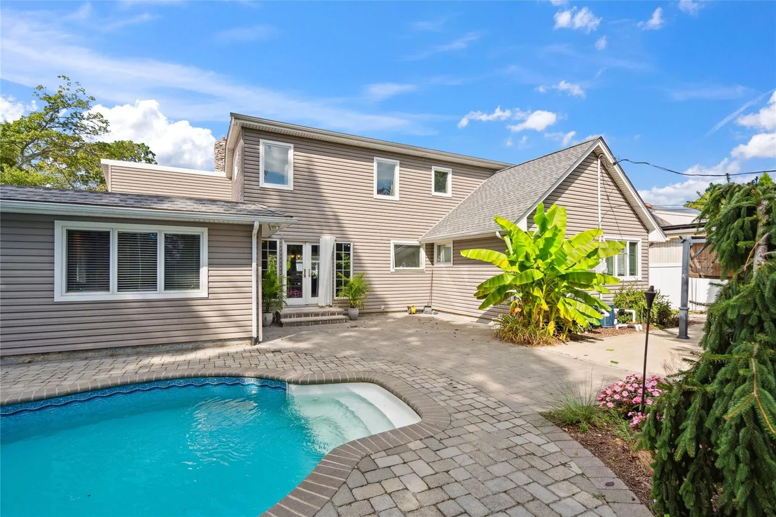 Photo of 2126 Cayuga Drive