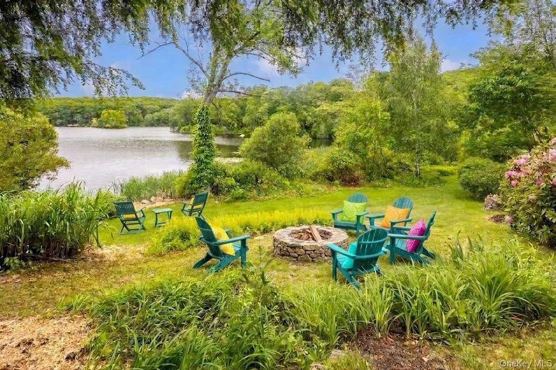Photo of 122 Dutchess Drive
