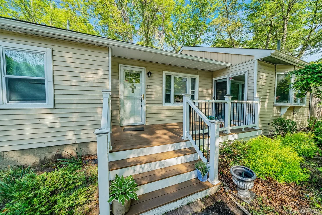 Photo of 17 Arnold Drive