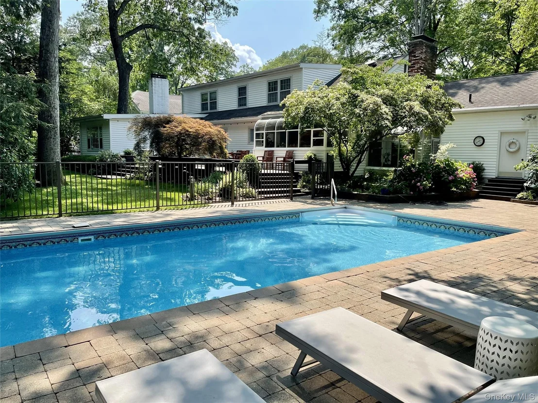 Photo of 44 Pleasant Ridge Drive