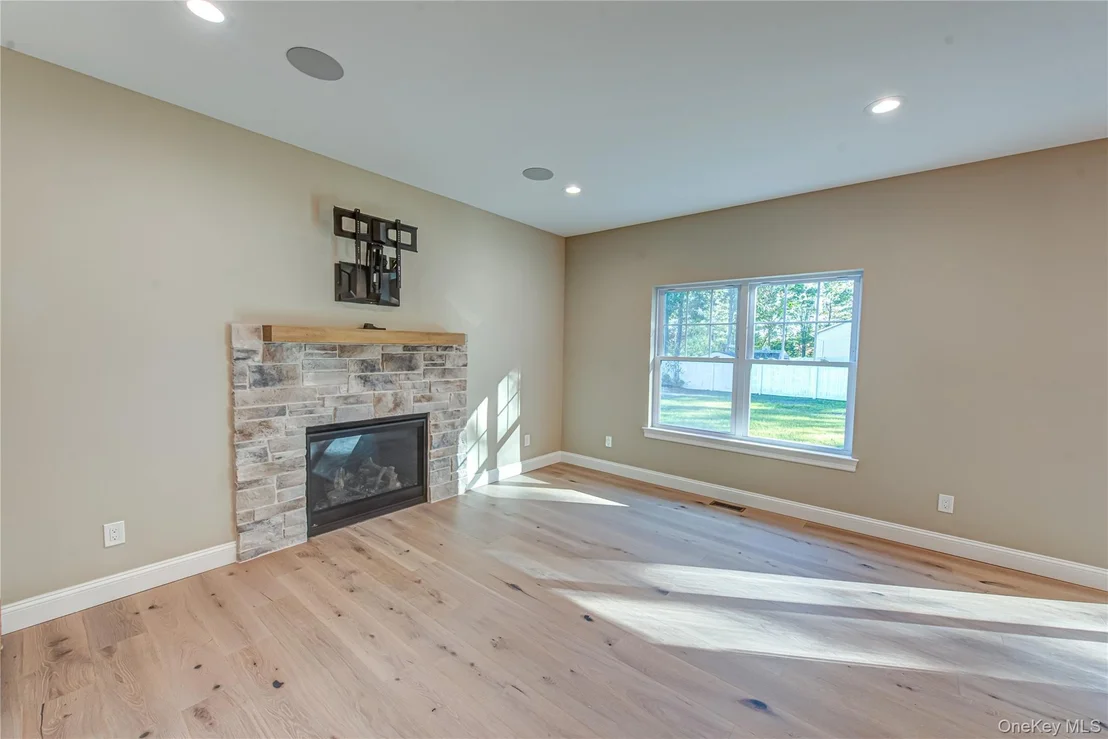 Photo of 457 Pond Path