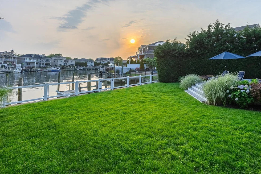 Photo of 2904 Harbor Road