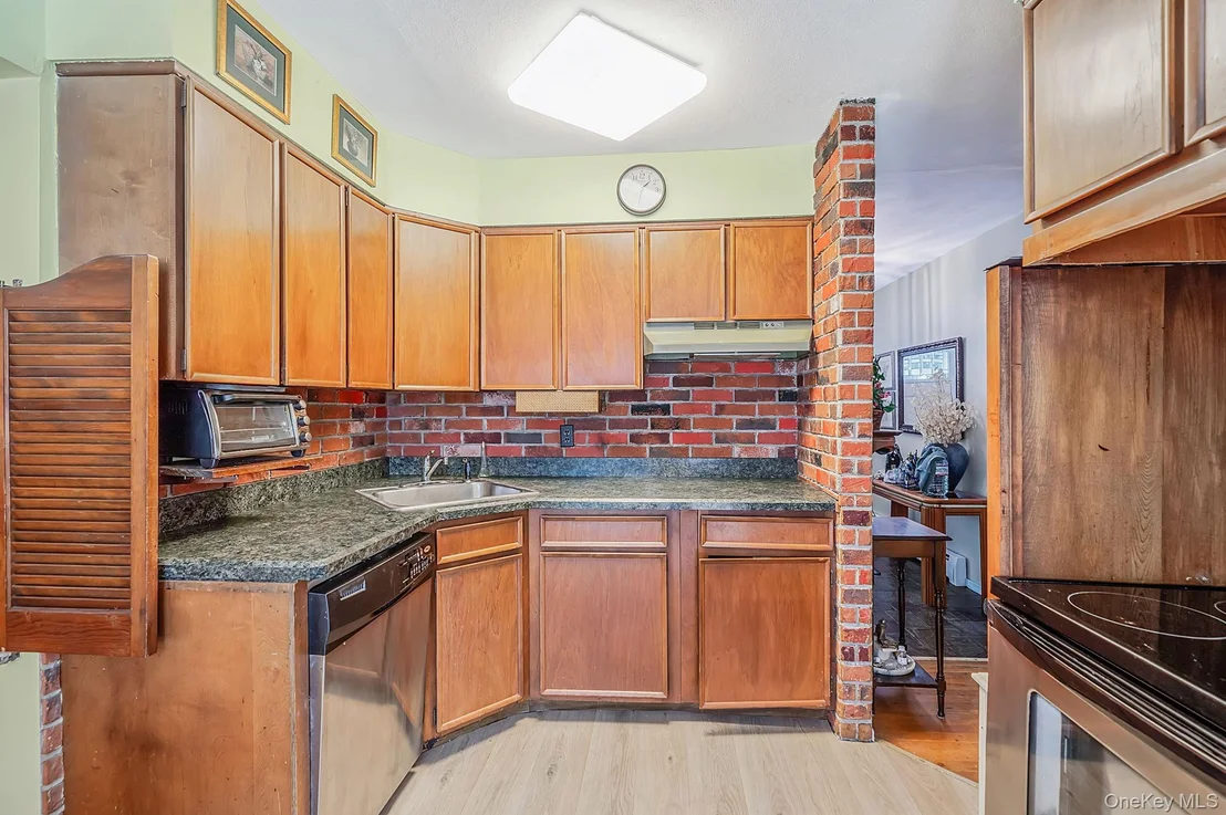 Photo of 376 Moriches Road