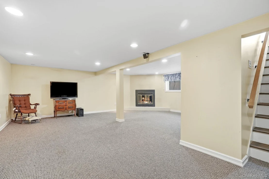 Photo of 12 Lakeview Road