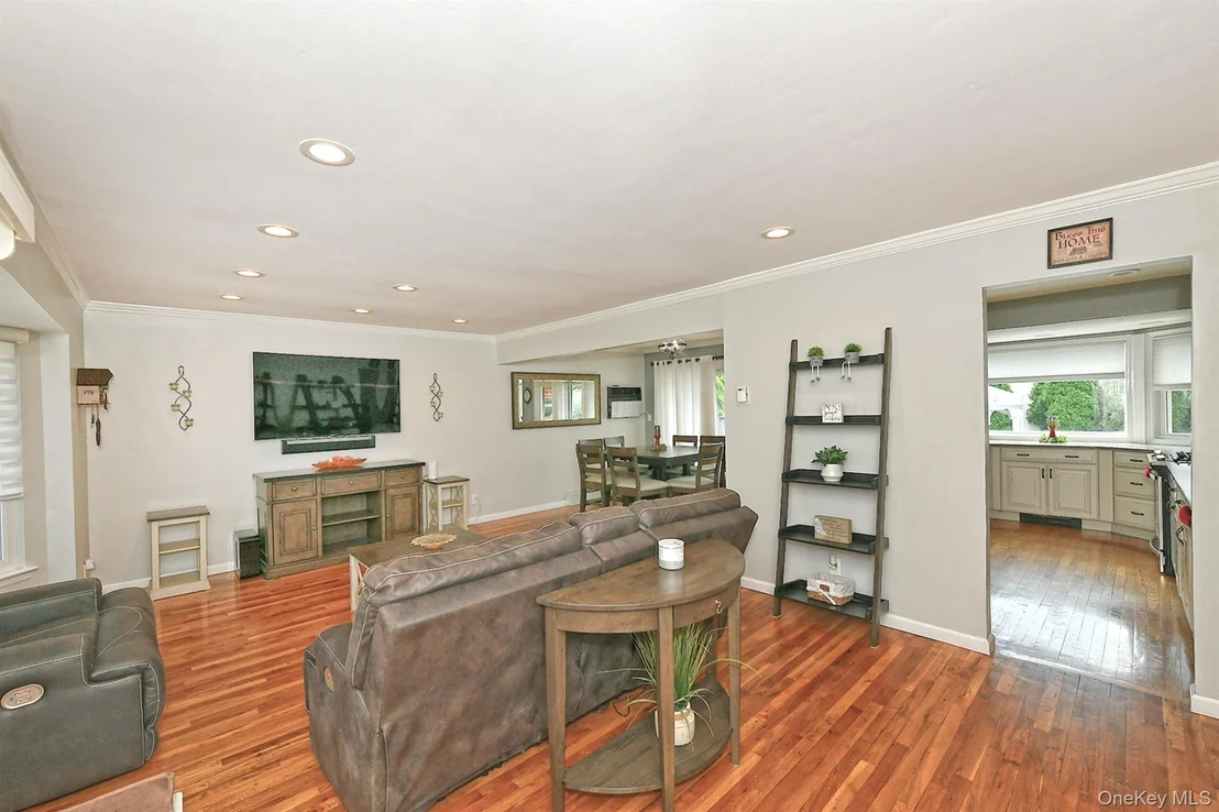 Photo of 4039 Hahn Avenue