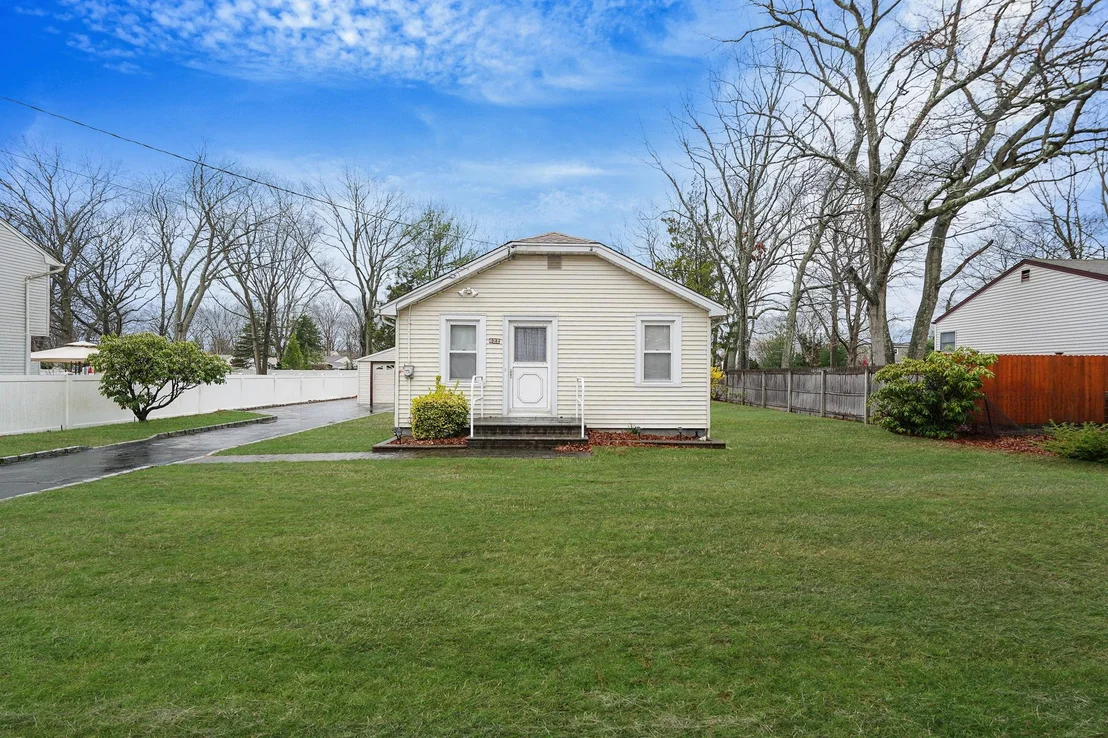 Photo of 622 Sandra Avenue