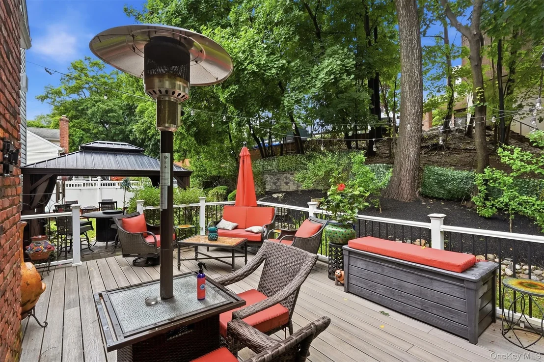 Photo of 16 Larkin Lane