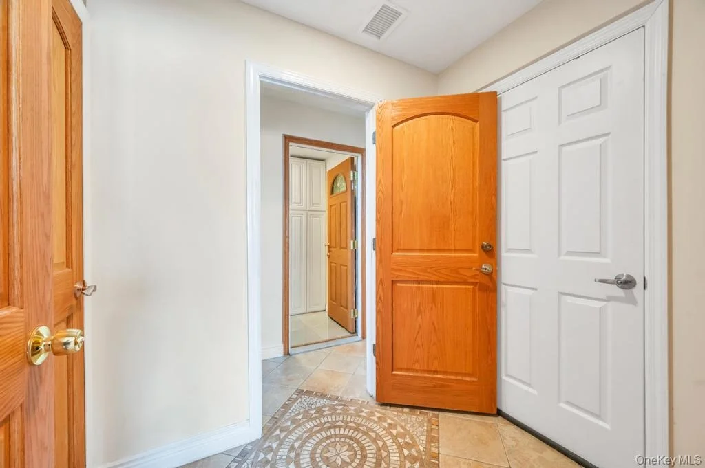 Photo of 2 Valley Greens Drive