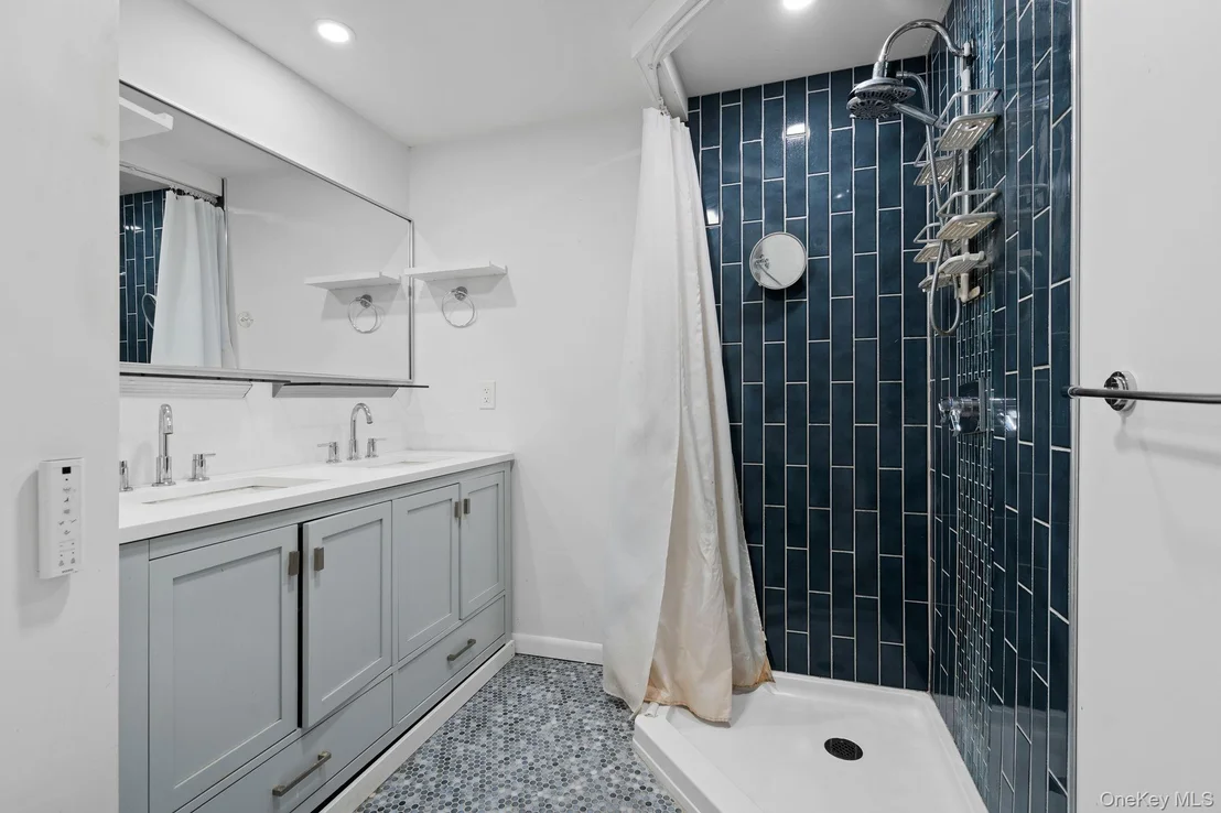 Photo of 476 Coldenham Road