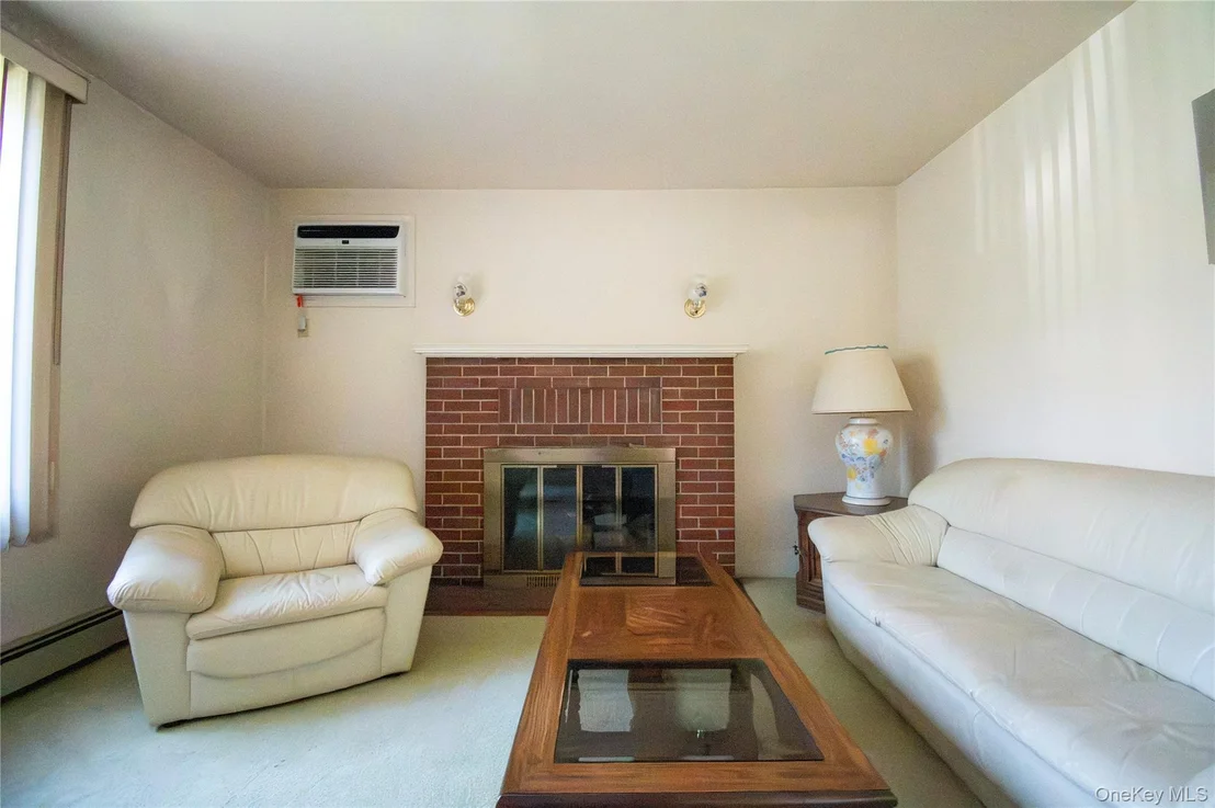 Photo of 2415 Gale Avenue