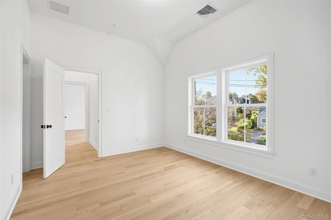Photo of 76 Glen Oaks Drive