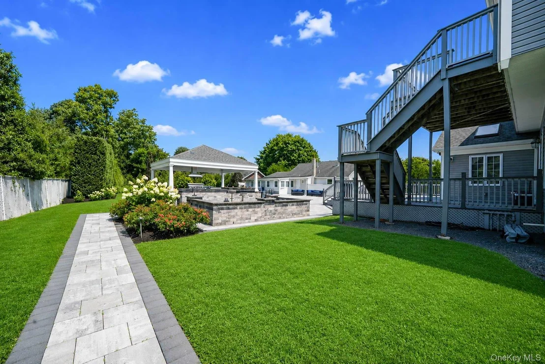 Photo of 299 Patchogue Yaphank Road