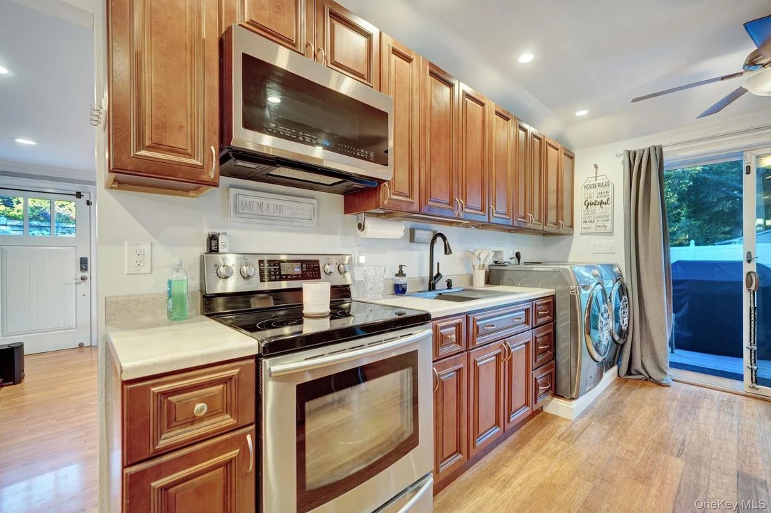 Photo of 629 East Drive