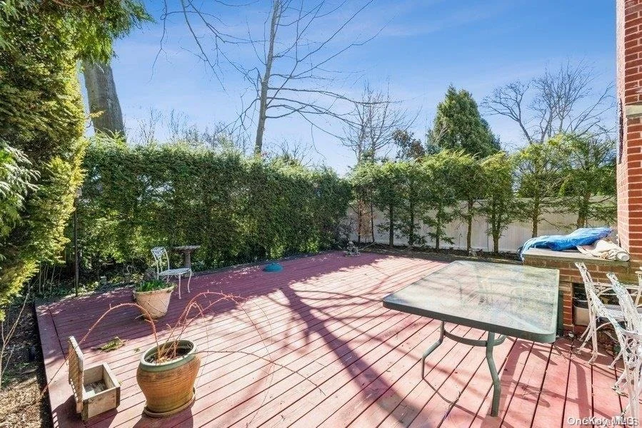 Photo of 1577 Argyle Road