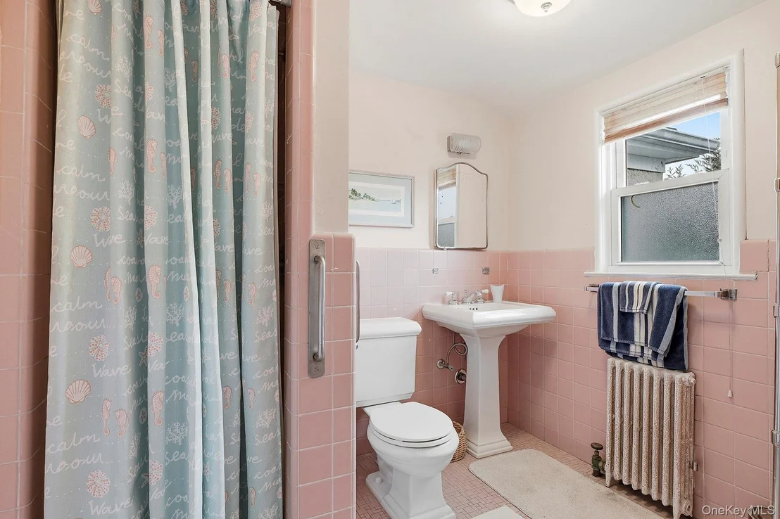 Photo of 1671 Bay Boulevard