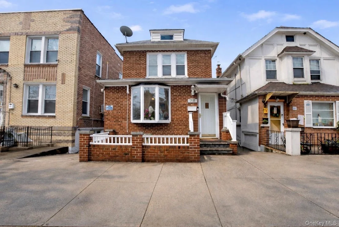 Photo of 1925 Radcliff Avenue