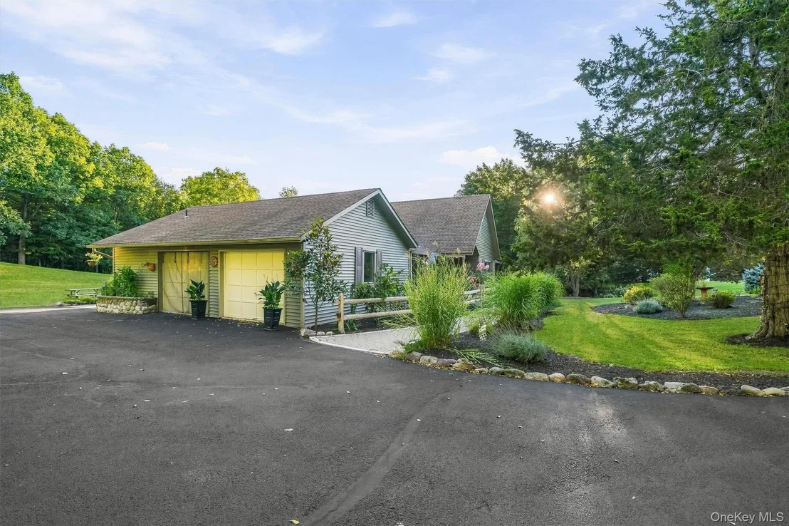 Photo of 12 Whitefield Avenue