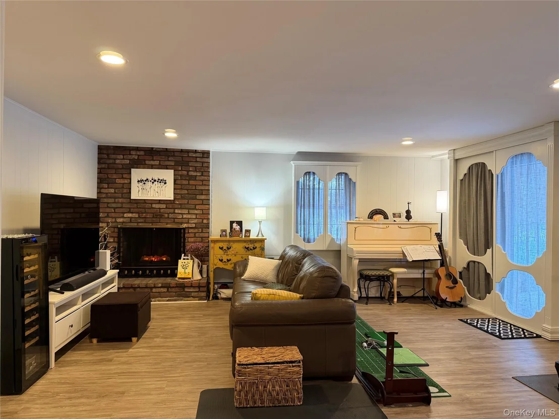 Photo of 112 Crescent Drive