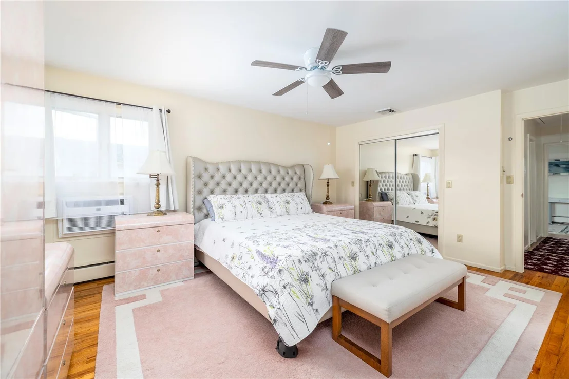 Photo of 1001 Green Place